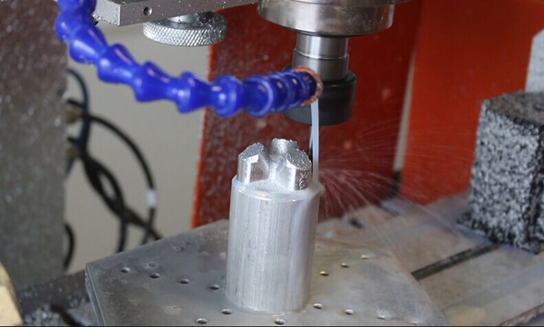 Aluminium pod frezem — zdjęcie pracy HY-6040 opublikowane przez ChinaCNCzone